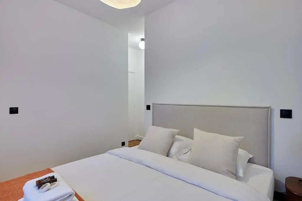 In The Center Of By Prestige Apartment Paris