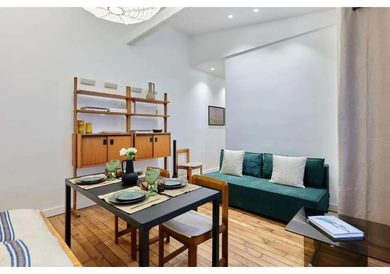 In The Center Of By Prestige Apartment Paris